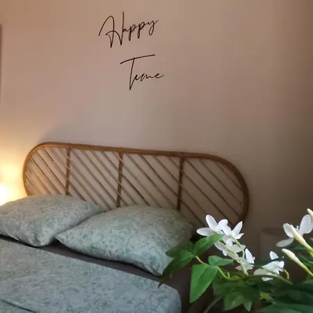 Entre Tour Luma Et Arenes